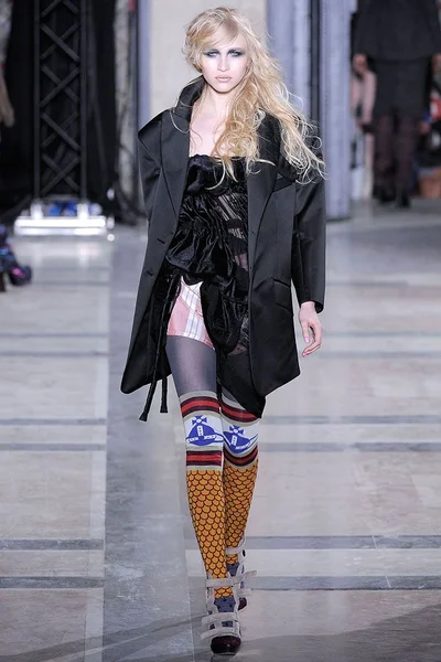 Look 25